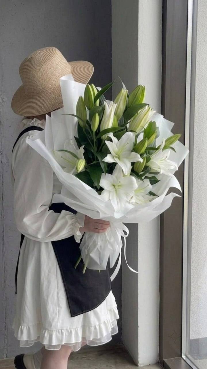 Моно-букет из белых лилий